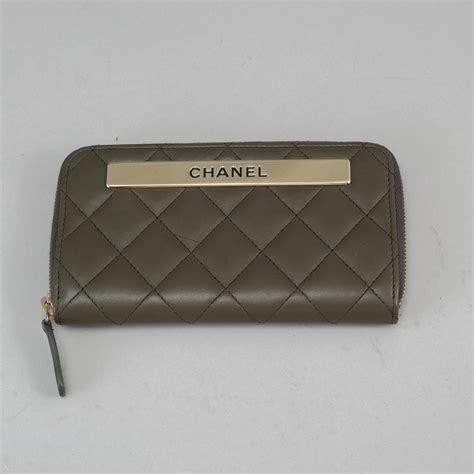 chanel wallet on chain price in europe 2017|Chanel zipped wallet.